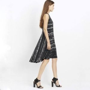 VINCE real silk print shift like lined dress EUC size 6